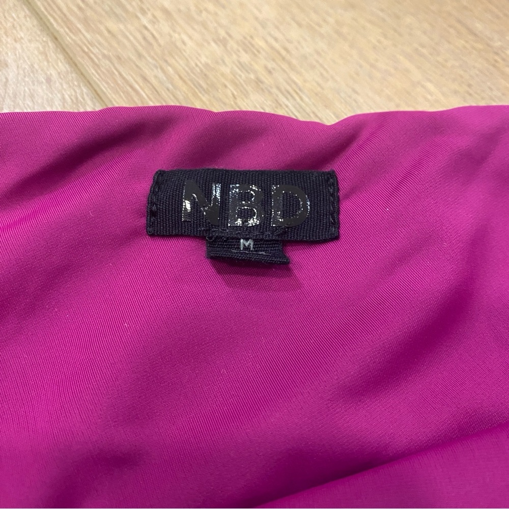 πNBDπREVOLVE GINNIE STRETCH VELVET ONE SLEEVE MINI DRESS MAGENTA SZ M - Picture 4 of 7